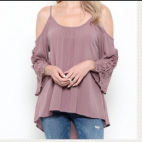 Heart & Hips Tops - COLD SHOULDER LACE DETAIL TOP